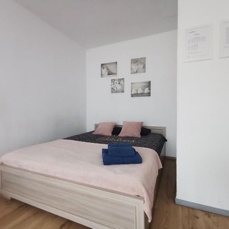 Kawalerka Z Balkonem 27 Apartamento Częstochowa Exterior foto