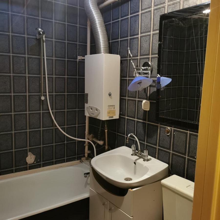 Kawalerka Z Balkonem 27 Apartamento Częstochowa Exterior foto