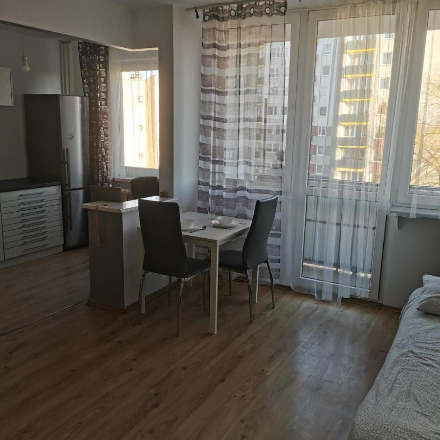 Kawalerka Z Balkonem 27 Apartamento Częstochowa Exterior foto