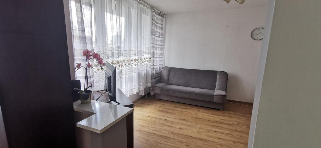 Kawalerka Z Balkonem 27 Apartamento Częstochowa Exterior foto