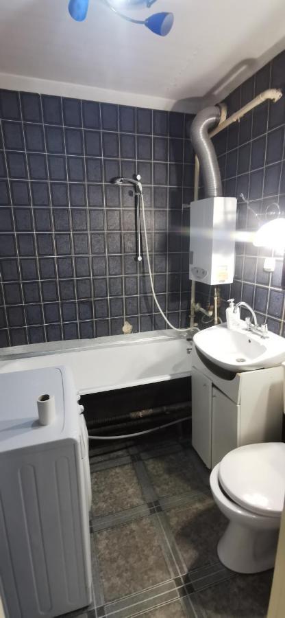 Kawalerka Z Balkonem 27 Apartamento Częstochowa Exterior foto