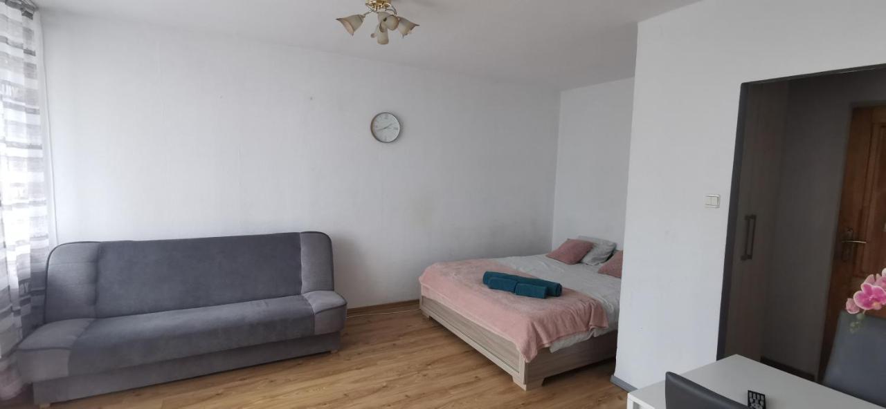 Kawalerka Z Balkonem 27 Apartamento Częstochowa Exterior foto