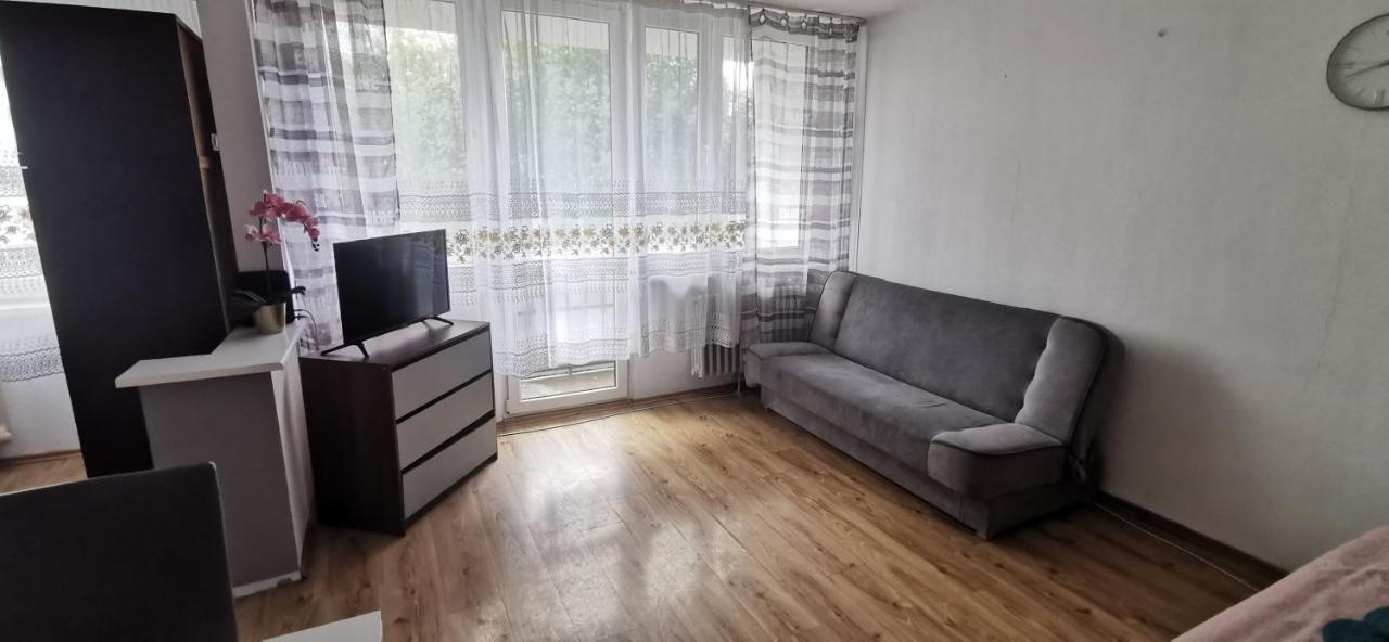 Kawalerka Z Balkonem 27 Apartamento Częstochowa Exterior foto