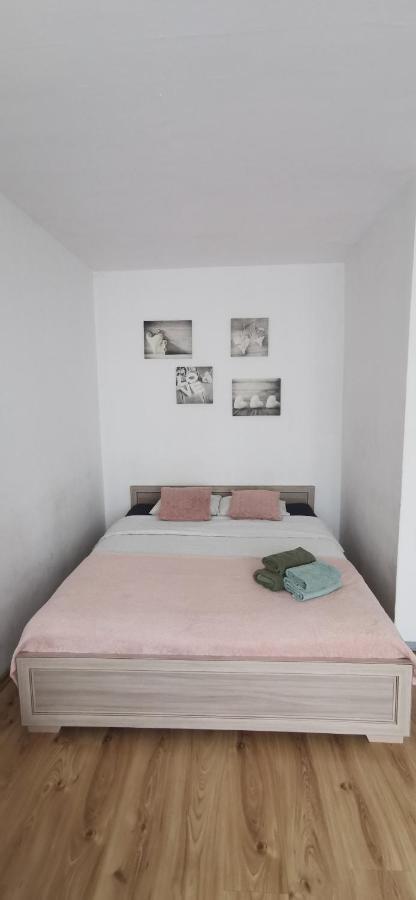 Kawalerka Z Balkonem 27 Apartamento Częstochowa Exterior foto