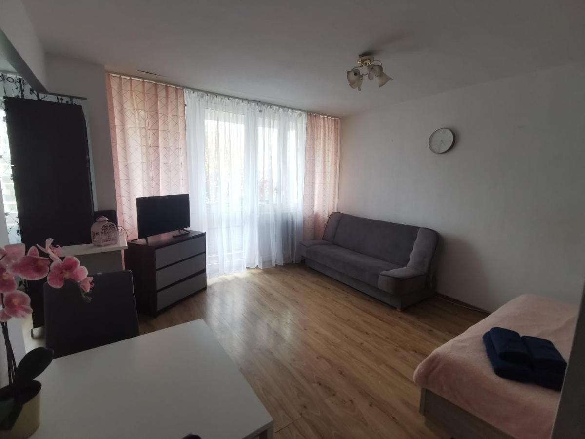 Kawalerka Z Balkonem 27 Apartamento Częstochowa Exterior foto