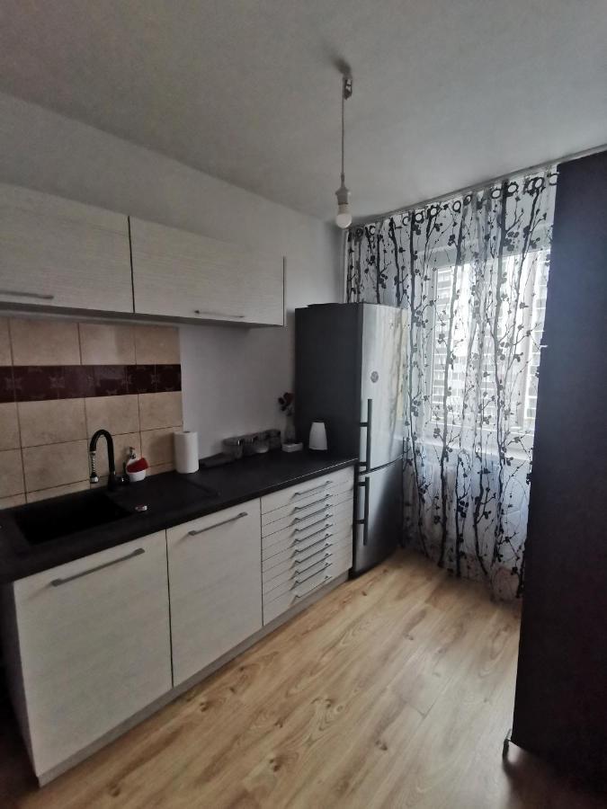 Kawalerka Z Balkonem 27 Apartamento Częstochowa Exterior foto
